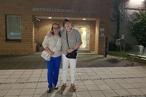 Silvia and Doris in front of Würzburg Prison